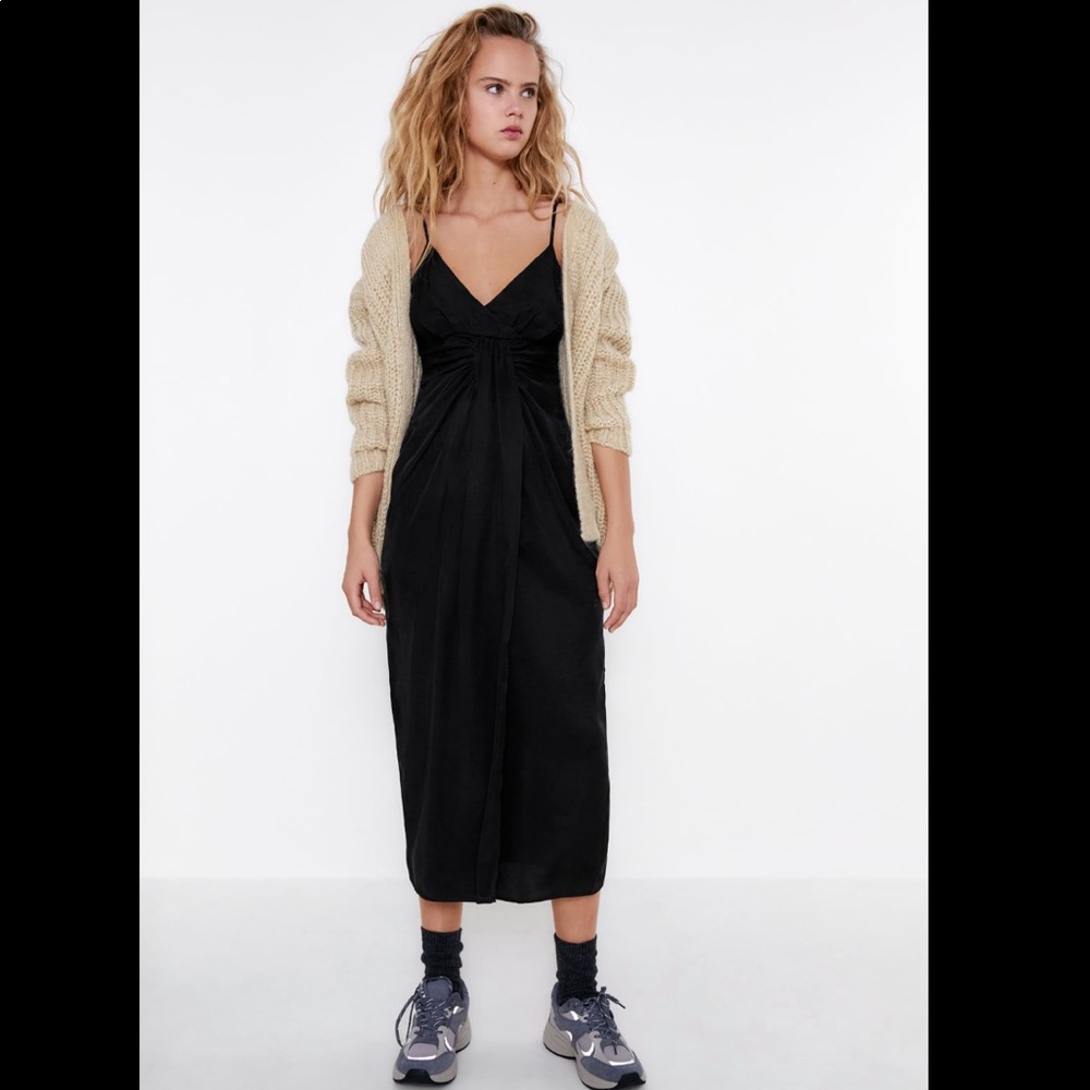 【ZARA】Draped midi dress. size S
